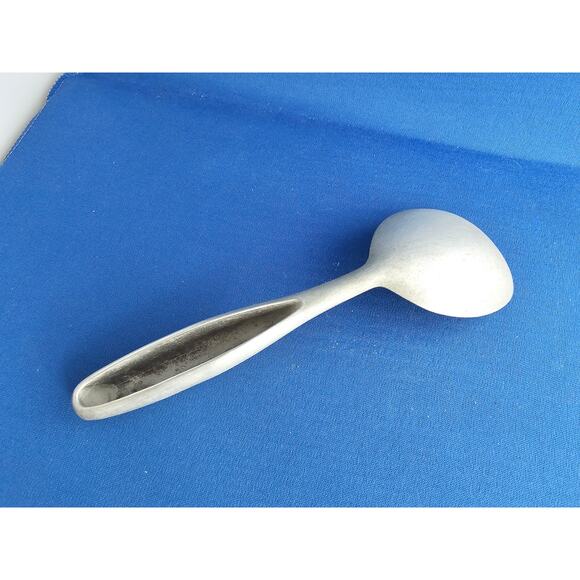 Vintage Aluminum Ice Cream Scoop - 8-3/4 inches long - Picture 4 of 8